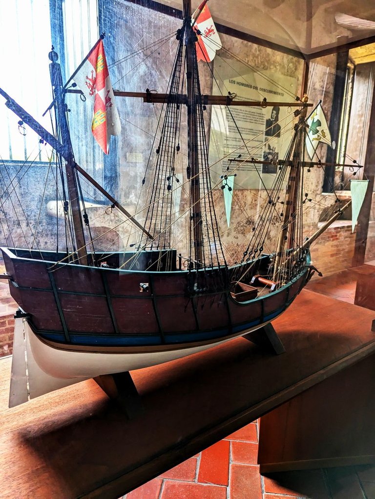 Columbus_Ships02.jpg