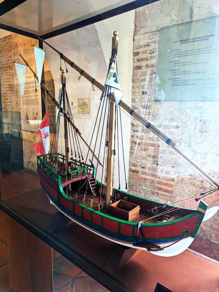 Columbus_Ships03.jpg
