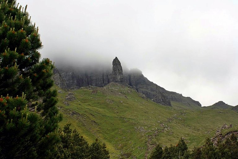 Torridon hills 2 fog2319513_1920.jpg