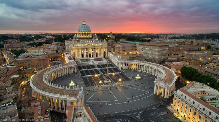 Elia-Locardi-Travel-Photography-Beyond-The-Vatican-Rome-2048-WM.jpg