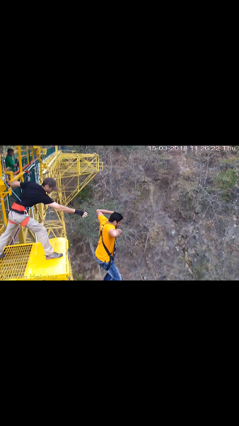 bungy jumping 3.png