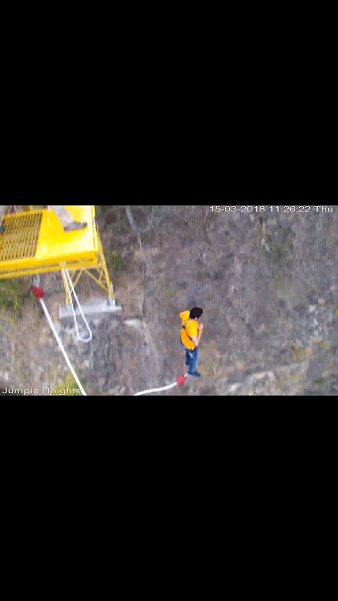 bungy jumping 4.png