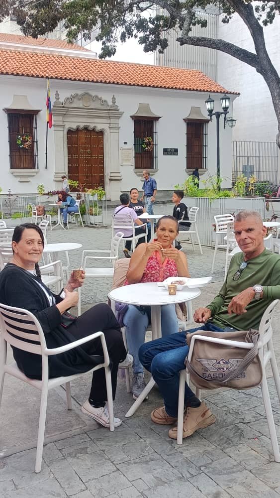 Un café  con  Historia y Cultura FOTO1.jpg