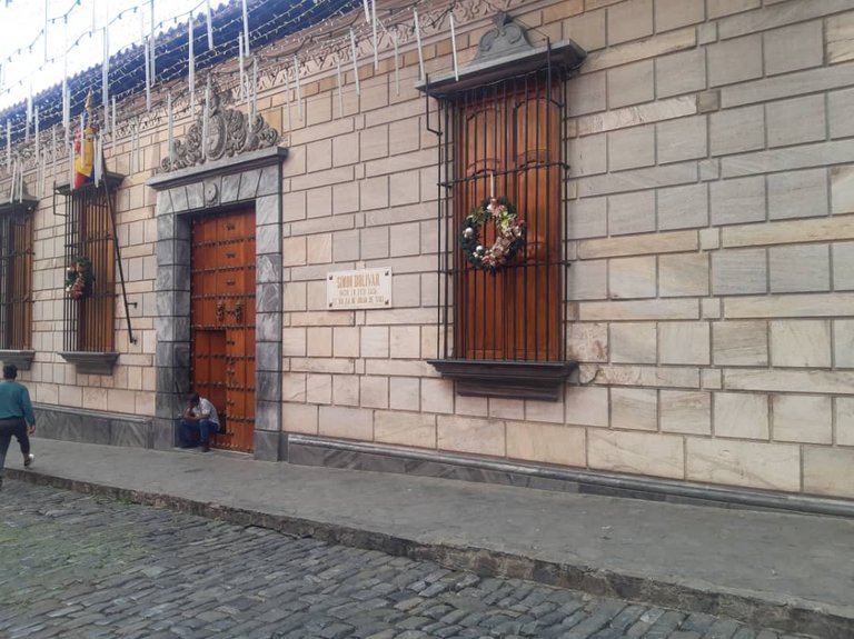 Plaza el Venezolano  Un café  con Historia y Cultura 4.jpg