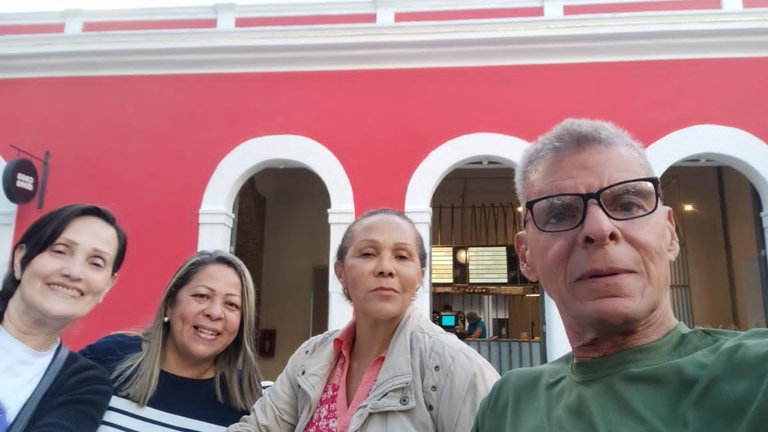 Plaza El Venezolano un Café  con Historia y Cultura  foto 2.jpg