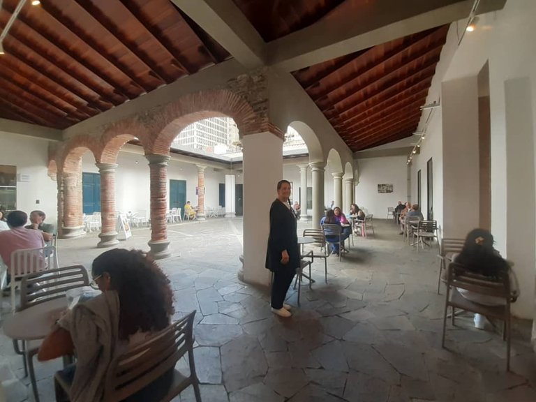 Plaza el Venezolano  Un café  con Historia y Cultura 11.jpg