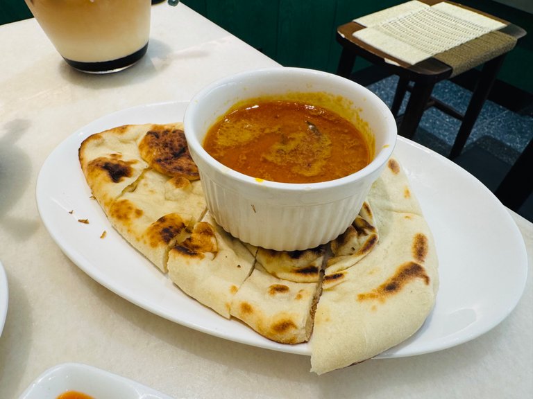 Roti Naan with Curry