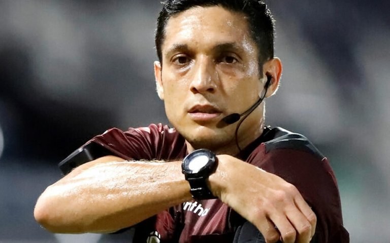 arbitro_jesus_valenzuela_2021_efe_1349x594-800x500.jpg