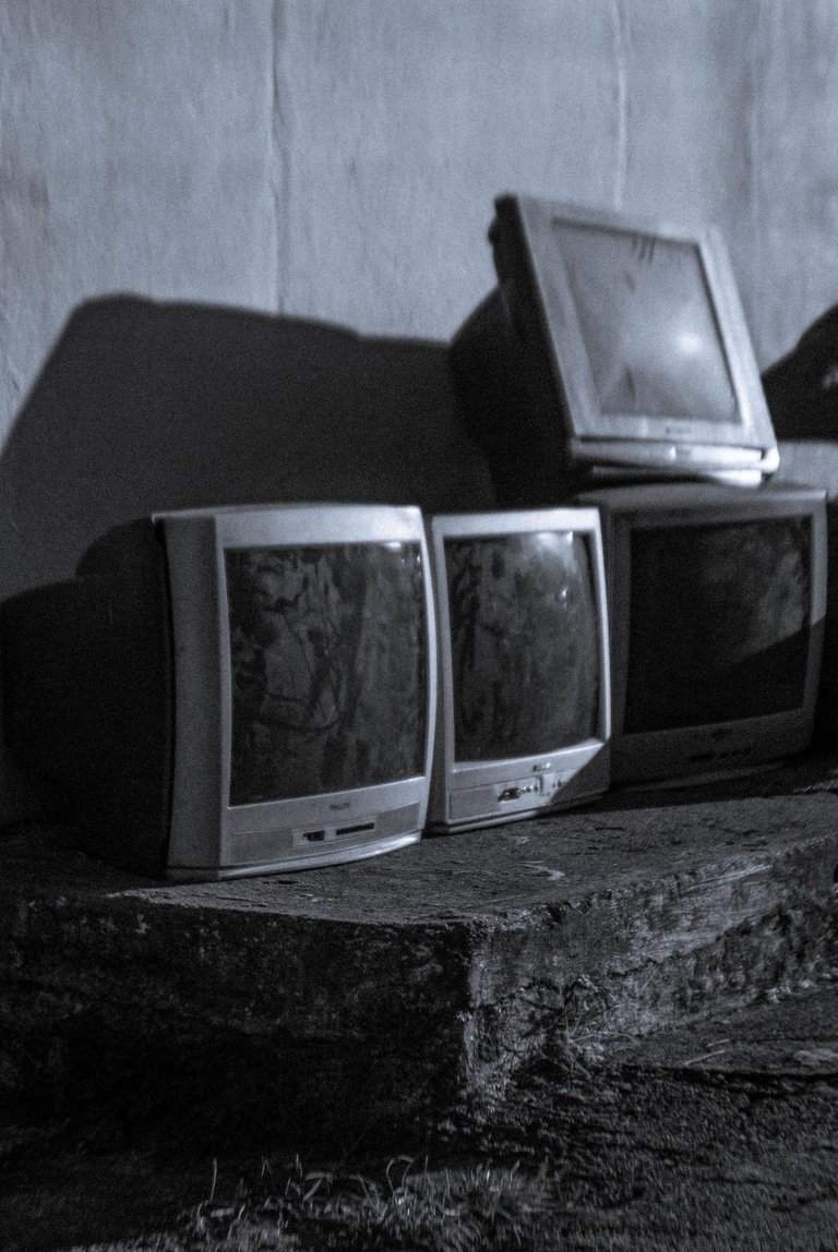 TV_B&W-3.jpg