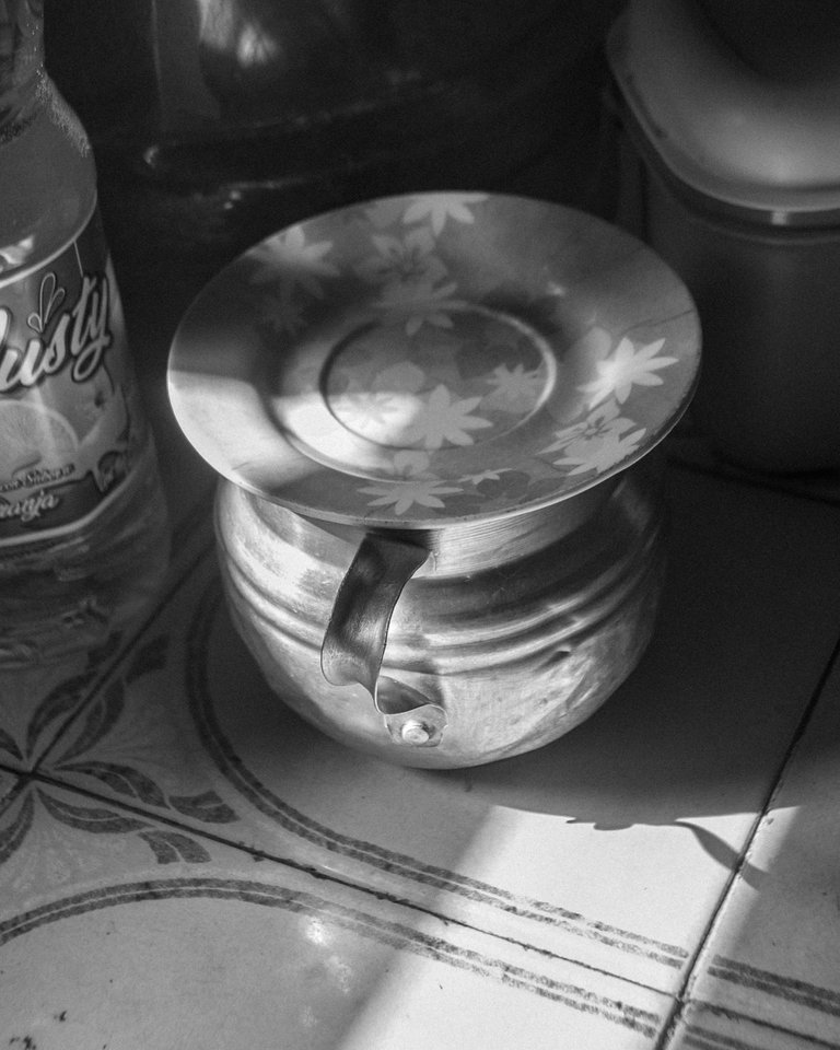 Taza-BW-5.jpg