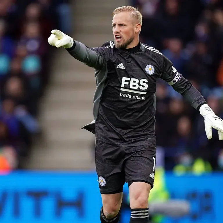 premier-league-2021-2022-kasper-schmeichel-leicester.webp