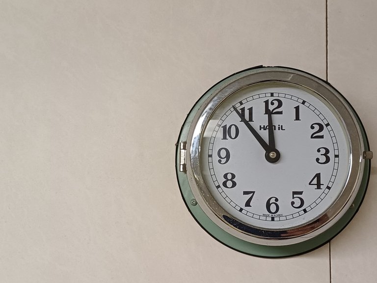 wall clock