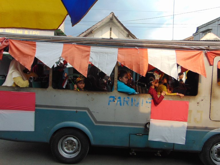 old style tourism bus that was used. It was quite nostalgic for some people