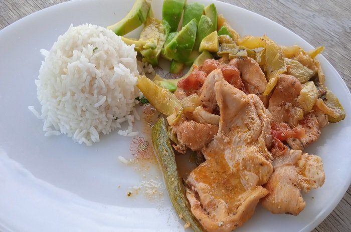 Pollo a  la Crema de Leche y Vegetales.jpg