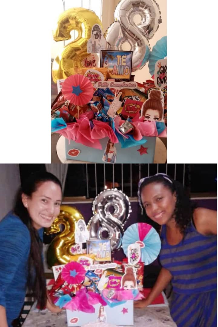 Una de mis clientes satisfecha con su pedido| One of my customers is satisfied with her order