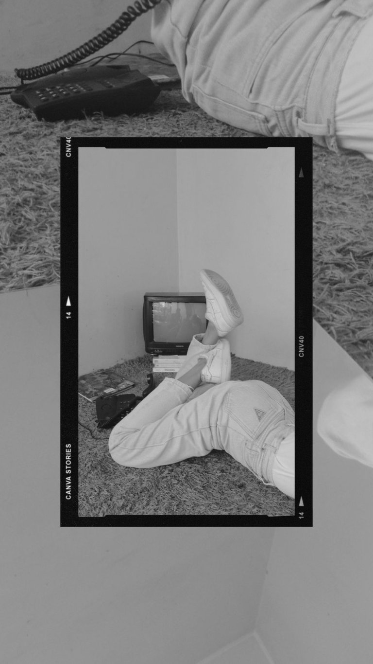 Black and White Beauty PolaroidFilm Frames Instagram Story.jpg