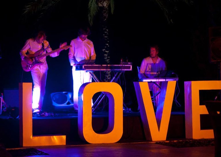 PHOTO BANDA3LOVE.jpg