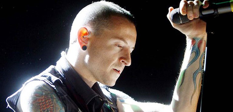 Chester-Bennington-830x400.jpg