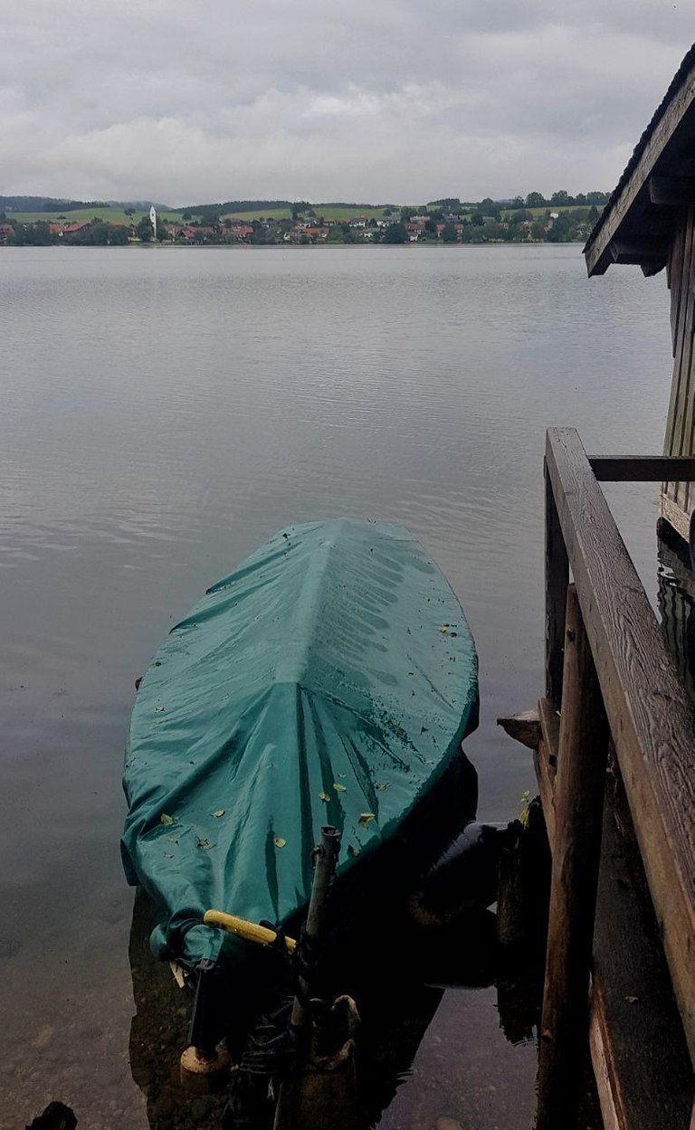 riegsee rainy boat.jpg