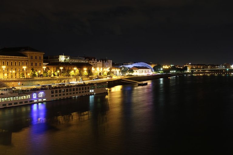 Budapest Danube Nights 04 s.jpg