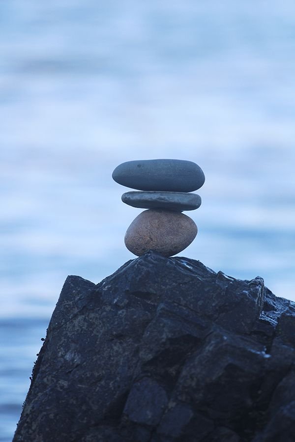 Balancing_Stones_001_s.jpg