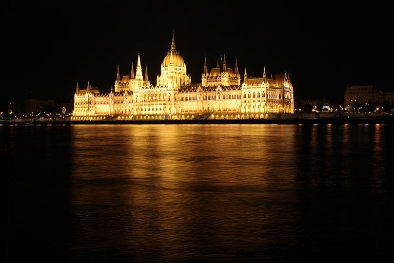 Budapest Danube Nights 16 s.jpg