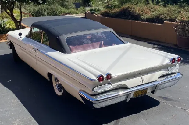 1960_pontiac_catalina_img_1592-2-70108.webp