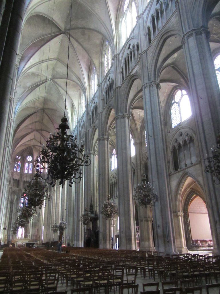 IMG_1020 Interior Catedral Saint-Étienne.JPG