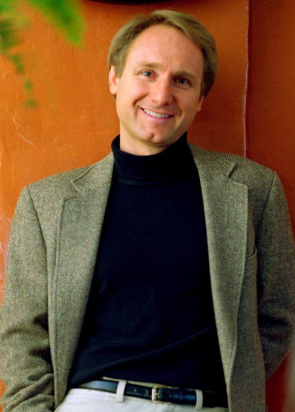 Dan_Brown_bookjacket_cropped.jpg