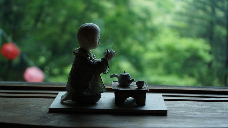 monk-8626706_1280 (1).jpg