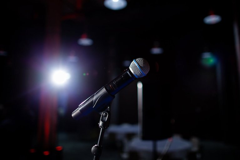 pexels-katriengrevendonck-2101487.jpg