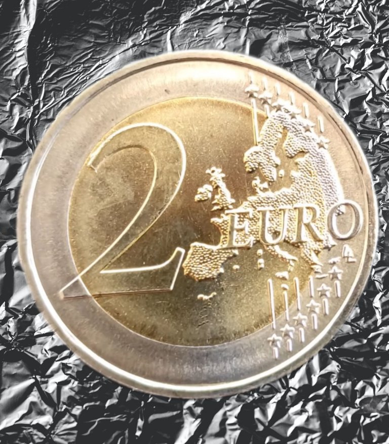 2 Euro Portugal Piece.jpg