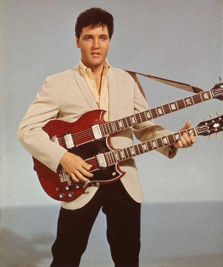 Elvis Presley 3.jpg