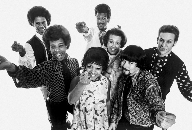Sly and the Family Stone 2.jpg
