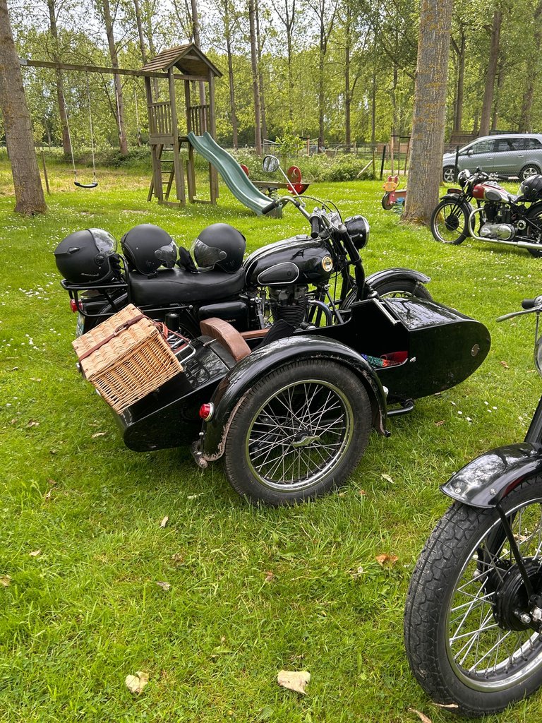 Ariel with sidecar.JPG