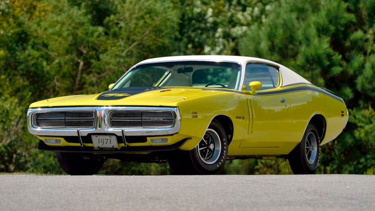 1971 Dodge Charger R T yellow.jpg