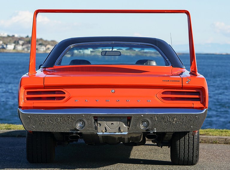 1970 SUPERBIRD REAR.jpg