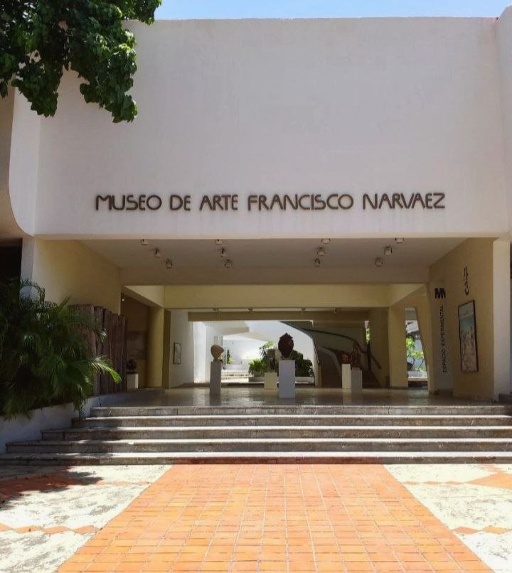 MN fachada.jpg