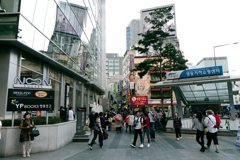 myeongdong-326134_1280.jpg
