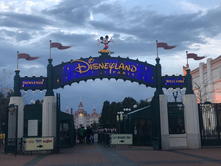 Traveling With Love #23 - A Trip to Disneyland