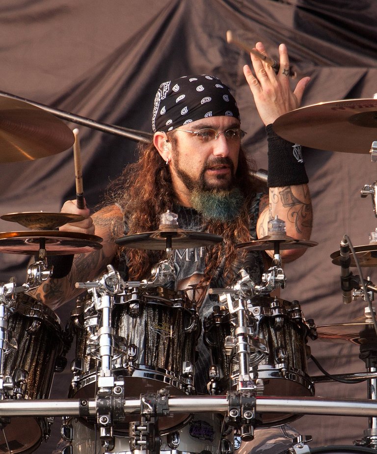 1200px-Mike_Portnoy_(2010)_(cropped).jpg