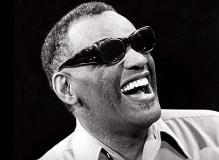 ray-charles-sonriendo.png