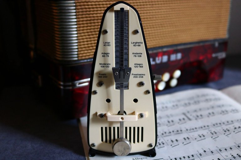 accordion-g331df5633_1920.jpg