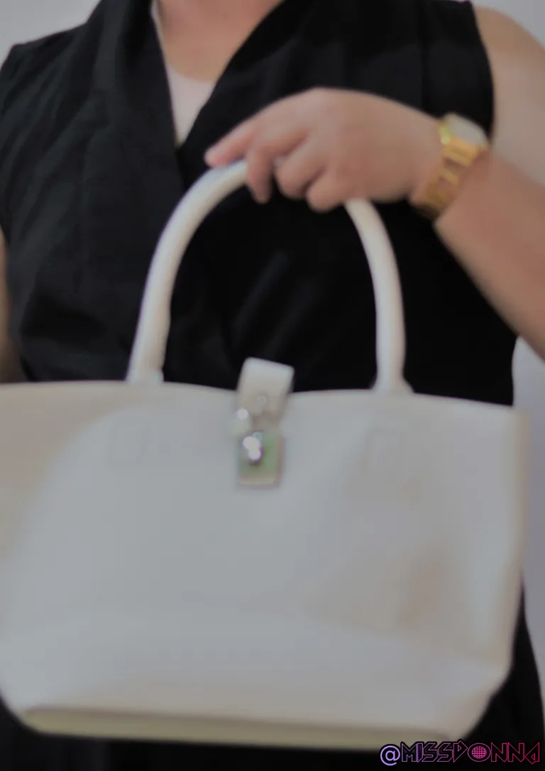 white bag.png