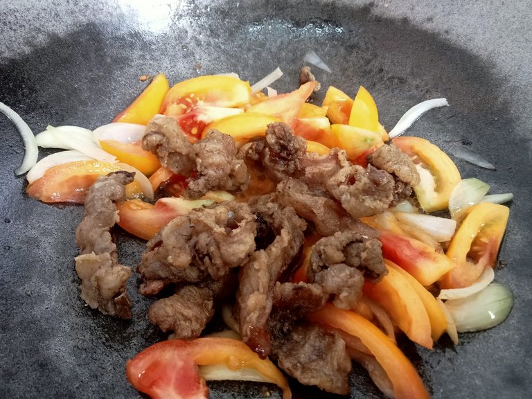 kamatis wht pork and onion.jpg