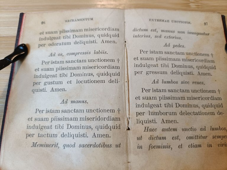 Modlitwy przy różnich częściach ciała. Kolejno nagłówkami: 1) u ust, z zaciśniętymi wargami 2) u rąk 3) u nóg 4) u lędźwi lub nerek