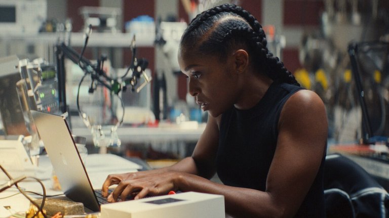 g_ondisneyplus_marvelstudios_ironheart_still_2_c71a8651.jpeg