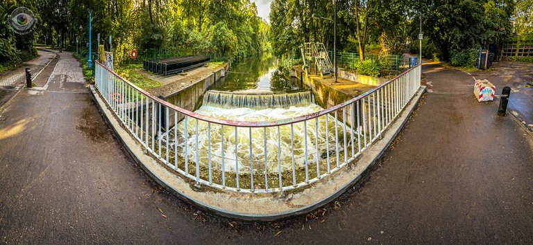 Weir