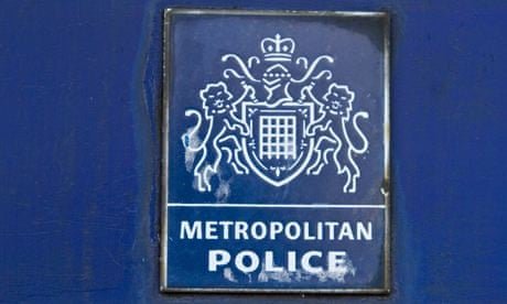 Metropolitan-police-plaqu-011-3026688706.jpg