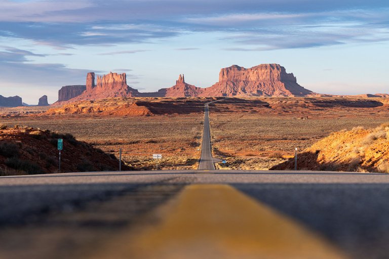 monument-valley-g7e48afeeb_1920.jpg